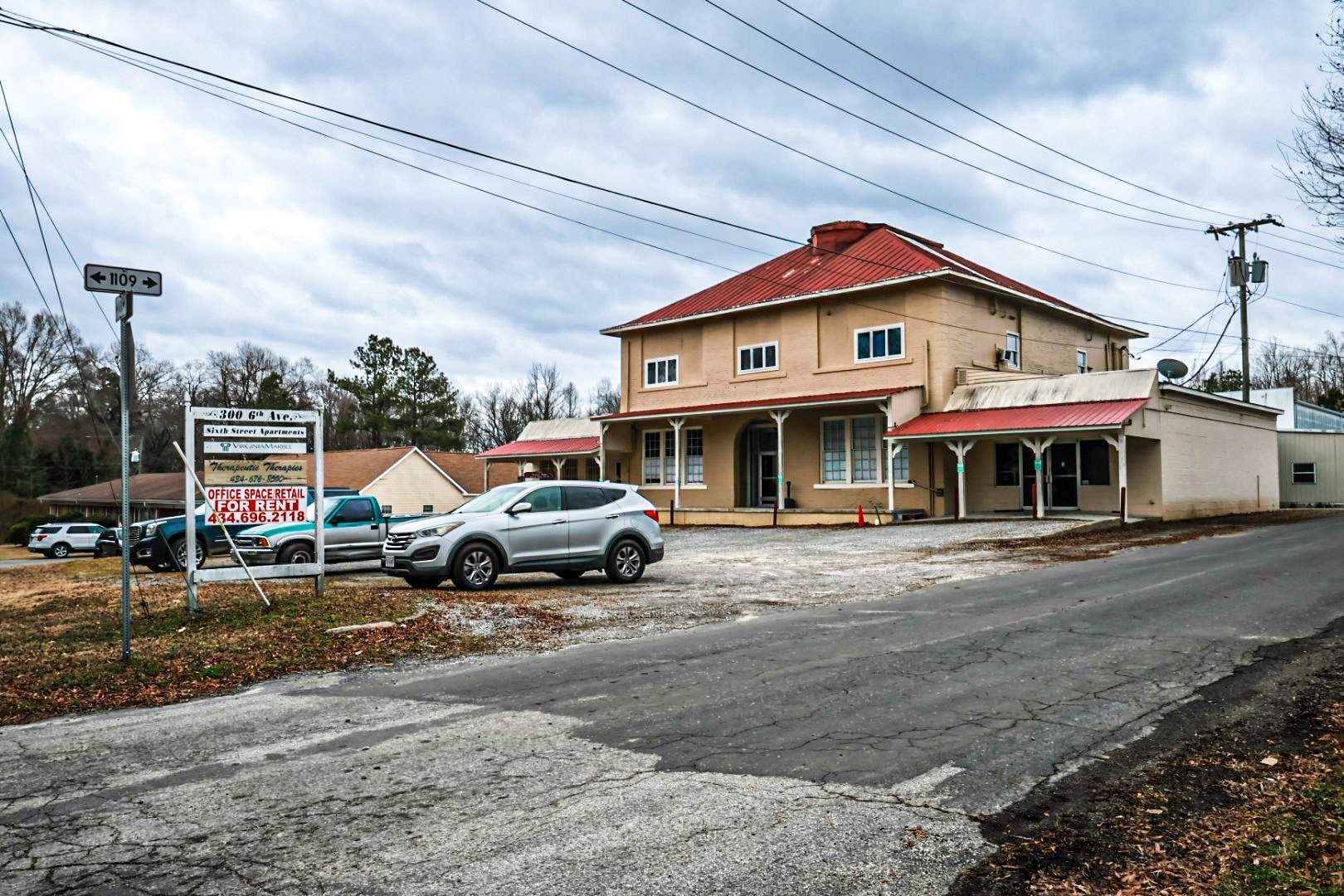 300 E 6th Ave, Kenbridge, VA à louer Photo intérieure– Image 1 sur 18
