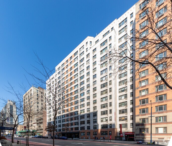 333 E 34th St, New York, NY à vendre - Photo de l’immeuble – Image 3 sur 6