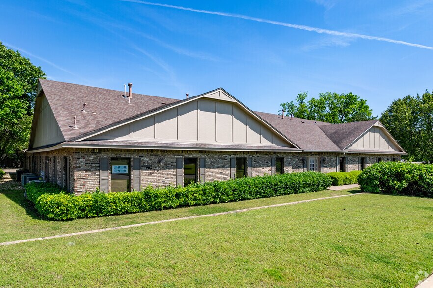 4835 S Fulton Ave, Tulsa, OK à louer - Photo de l’immeuble – Image 1 sur 43