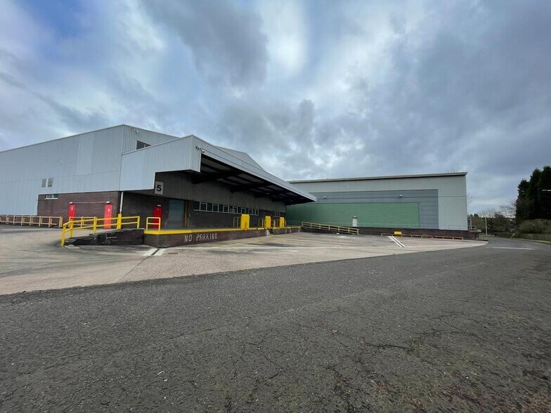 Lower Milehouse Ln, Newcastle Under Lyme à louer - Photo de l’immeuble – Image 3 sur 10