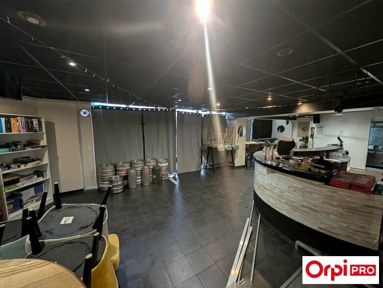 Local commercial dans Saint-Brieuc à louer - Photo intérieure – Image 2 sur 5