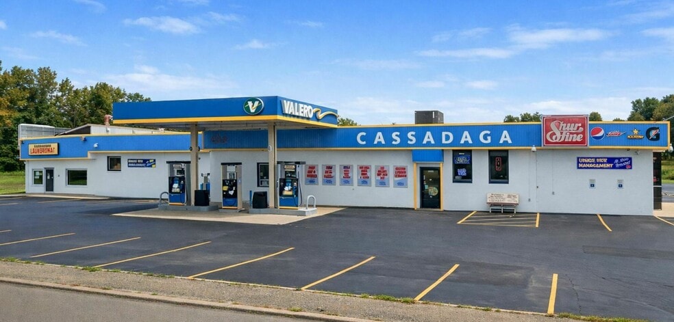 8038 Route 60, Cassadaga, NY à vendre - Photo principale – Image 1 sur 19