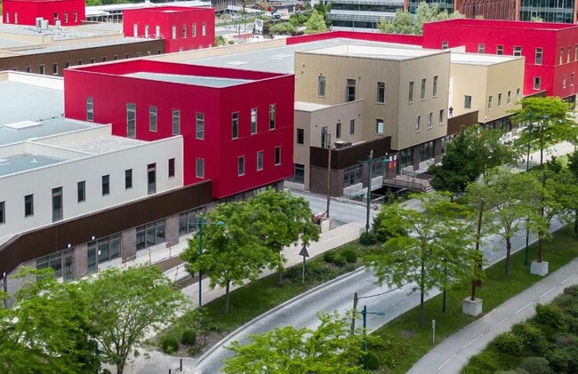 Plus de détails pour Local d’activités à vendre