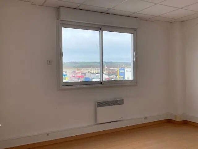 Bureau dans Issoire à louer - Photo intérieure – Image 3 sur 6