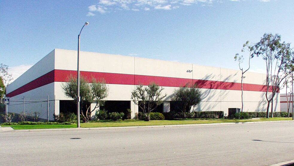 19060 S Dominguez Hills Dr, Compton, CA à vendre - Photo de l’immeuble – Image 3 sur 28