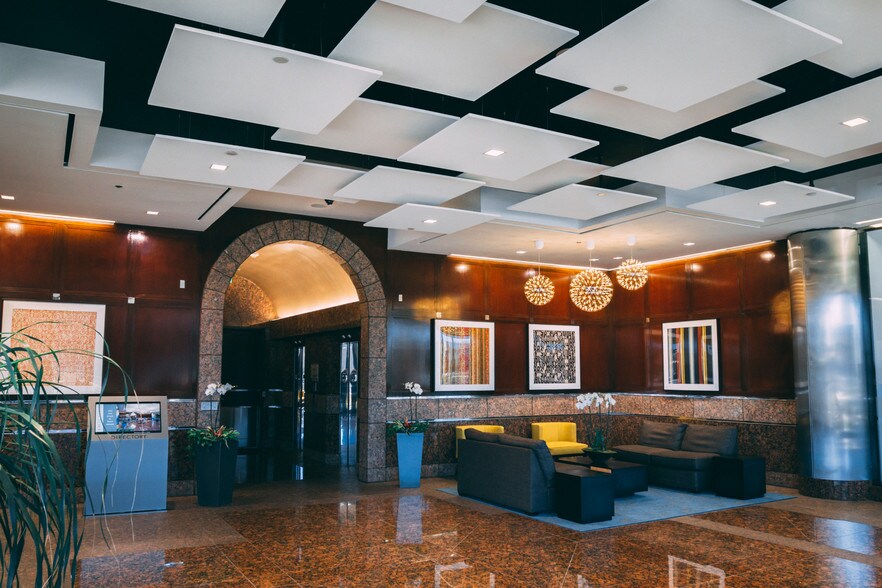 4245 N Central Expy, Dallas, TX à louer - Photo intérieure – Image 2 sur 8