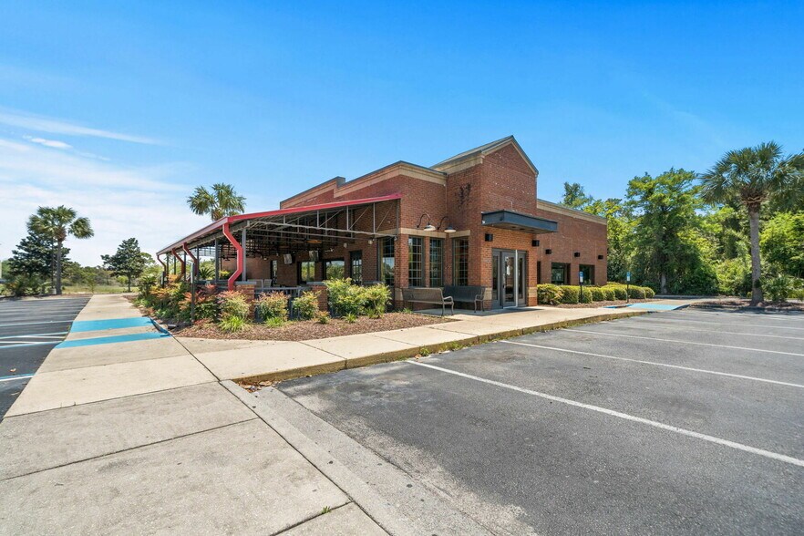 10071 Hutchison Blvd, Panama City Beach, FL à louer - Photo de l’immeuble – Image 1 sur 22