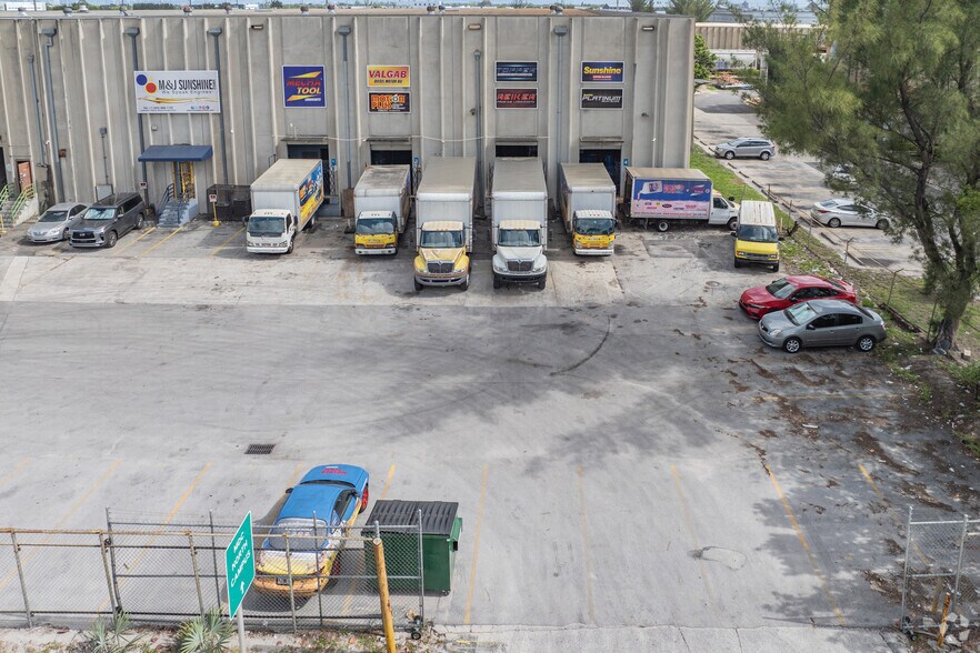 3200 NW 119th St, Miami, FL à louer - Photo de l’immeuble – Image 3 sur 5