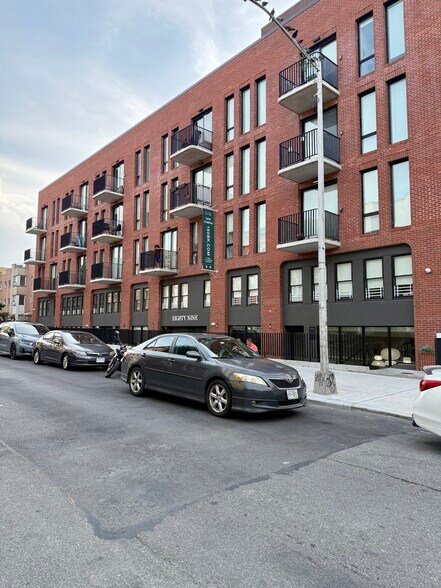 87-89 George St, Brooklyn, NY à louer - Photo de l’immeuble – Image 3 sur 11