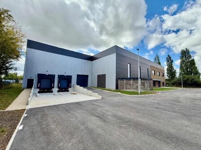 Plus de détails pour Bureau, Local d'activités à louer