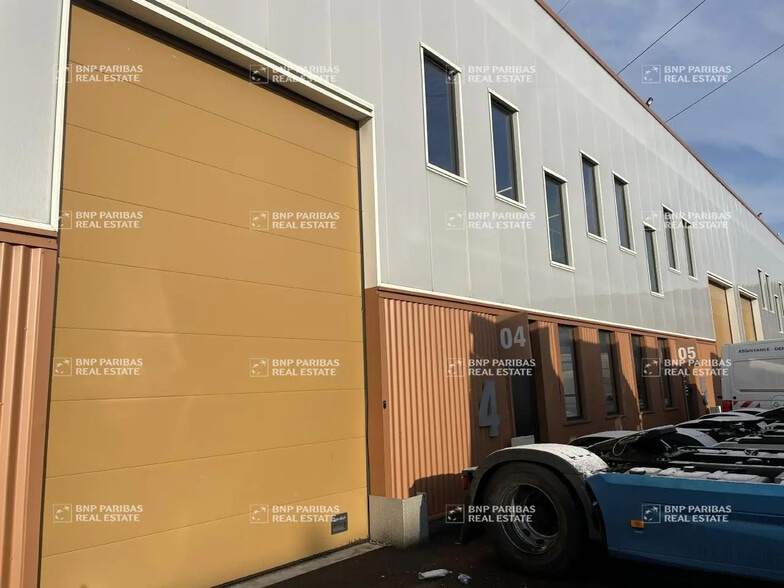 Bureau dans Le Coudray-Montceaux à louer - Photo de l’immeuble – Image 3 sur 14