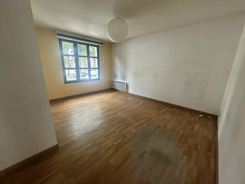 Bureau dans Reims à louer - Photo de l’immeuble – Image 3 sur 15