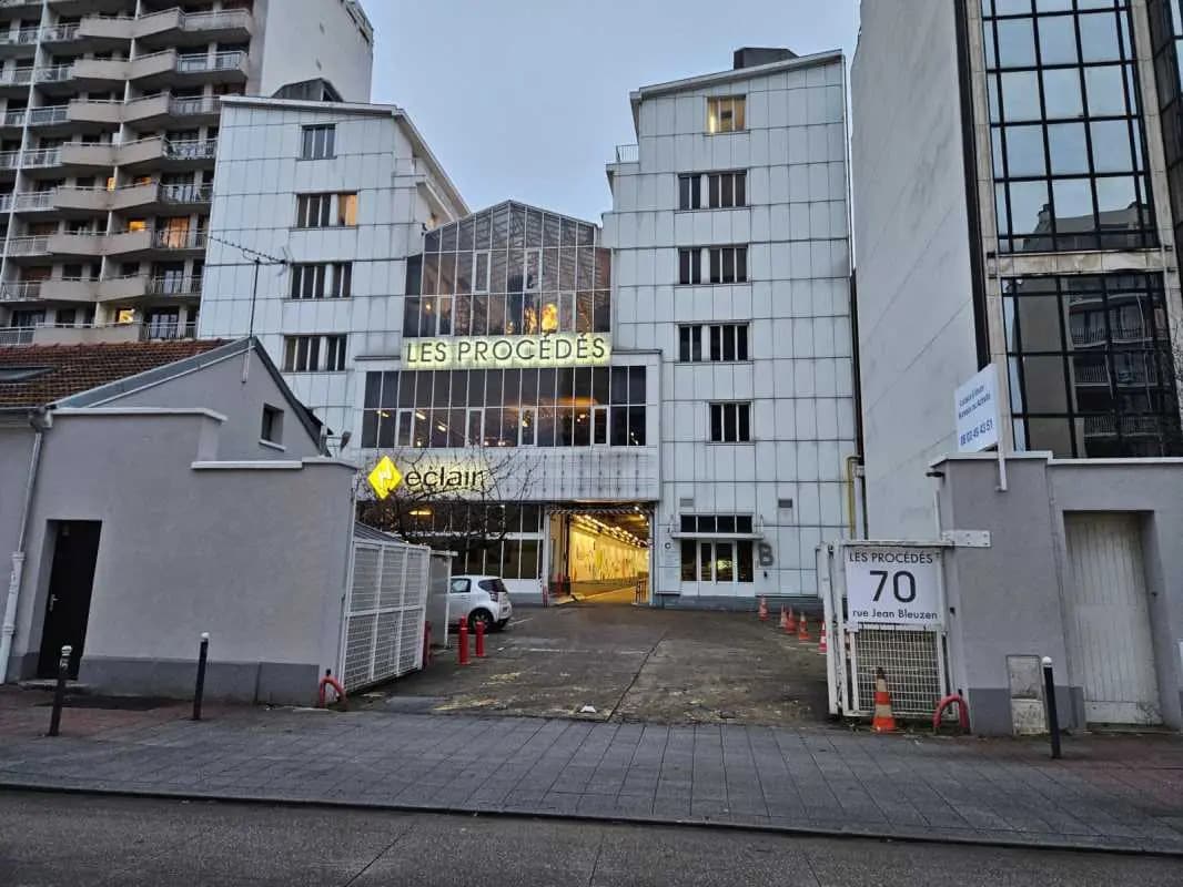 Local d’activités dans Vanves à louer Photo de l’immeuble– Image 1 sur 34