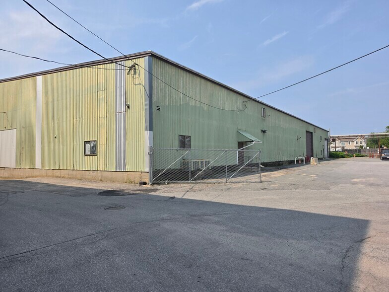 160-168 Stevens St, Fall River, MA à louer - Photo de l’immeuble – Image 1 sur 11