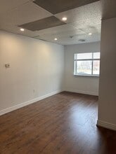 12275 Woodbine Ave, Whitchurch-Stouffville, ON à louer Photo intérieure– Image 1 sur 3