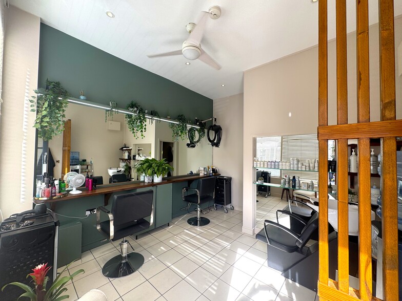 15 Webbs Rd, Londres à vendre - Photo intérieure – Image 3 sur 5