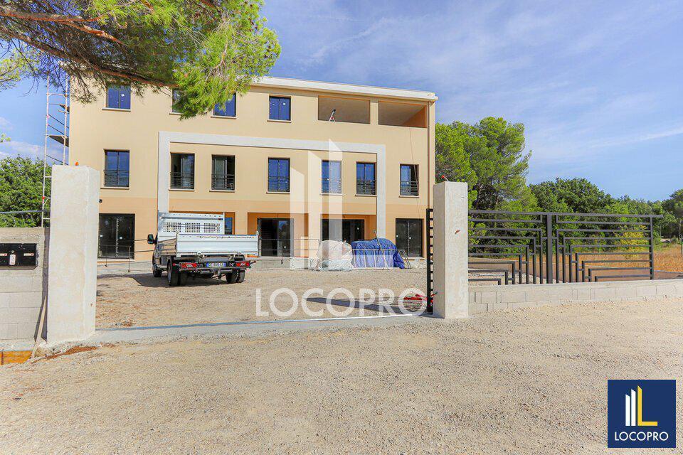 Bureau dans Rousset à louer Photo de l’immeuble– Image 1 sur 8