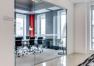 250-300 Saint-Antoine O, Montréal, QC à louer Photo intérieure– Image 2 sur 14