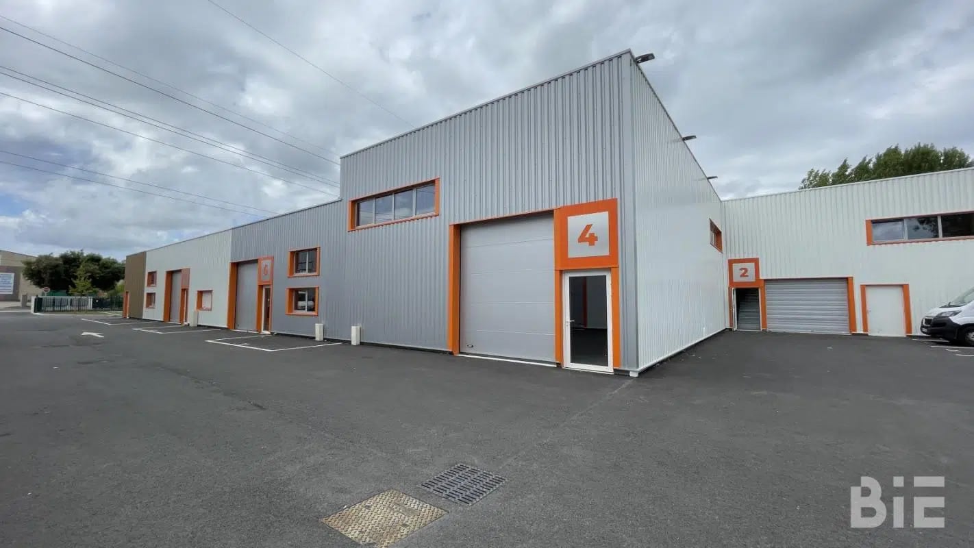 Local d'activités dans Carbon-Blanc à vendre Photo de l’immeuble– Image 1 sur 6