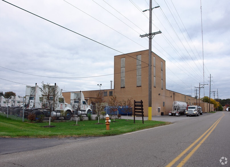 965 E Midlothian Blvd, Youngstown, OH à vendre - Photo de l’immeuble – Image 2 sur 2