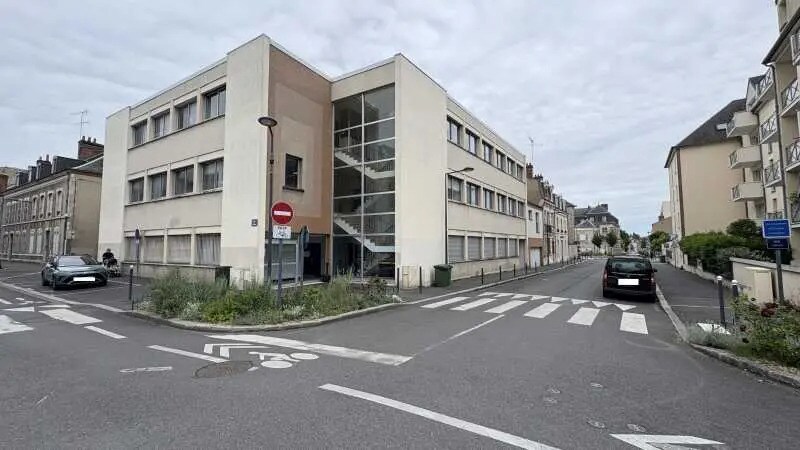 Bureau dans Orléans à louer - Photo de l’immeuble – Image 1 sur 7
