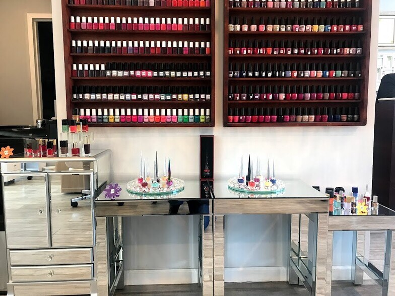 652 Main Rd, Towaco, NJ à louer - Photo de l’immeuble – Image 1 sur 16