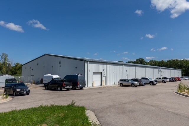 16520 Harmony Rd, Huntley, IL à vendre - Photo de l’immeuble – Image 1 sur 36