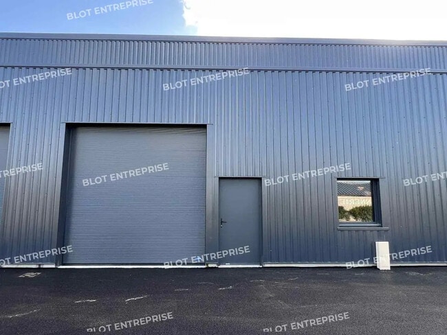 Plus de détails pour Local d’activités à vendre