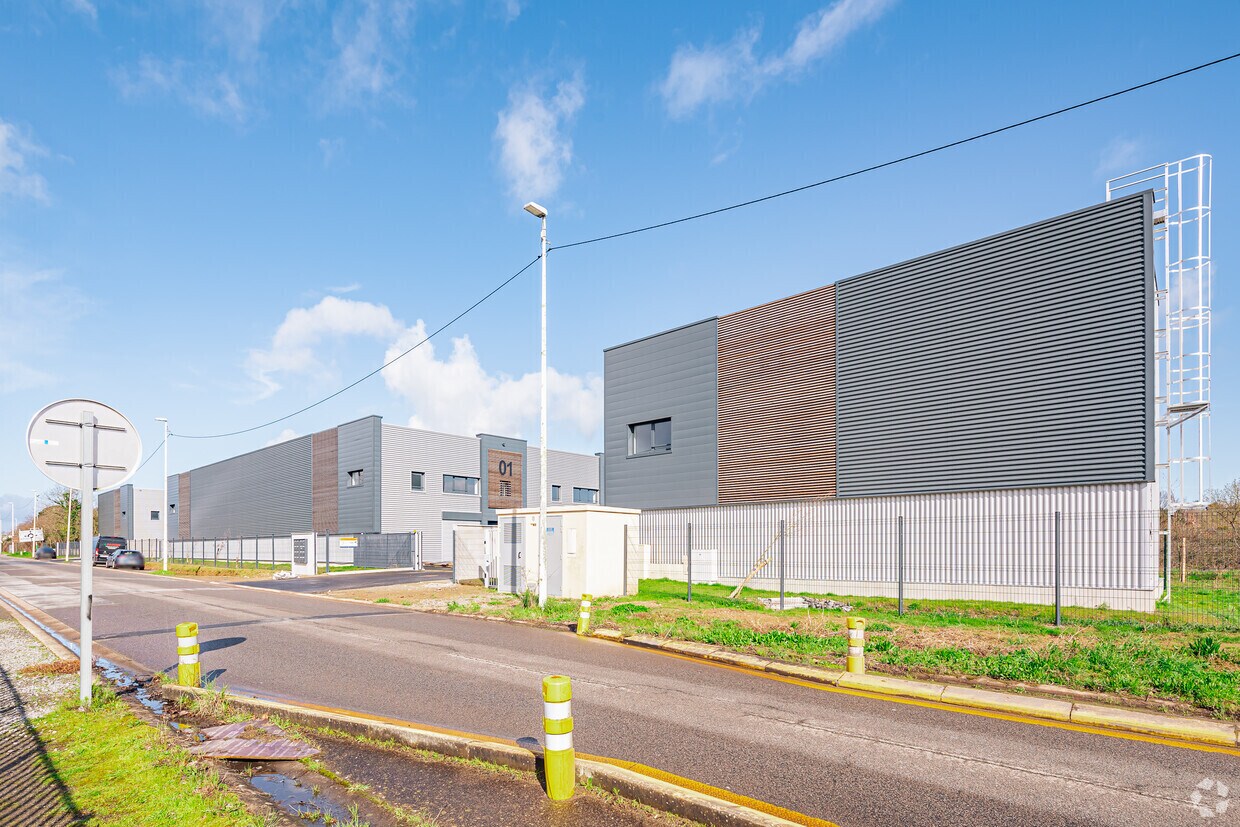 Local d’activités dans Saint-Herblain à louer Photo principale– Image 1 sur 3