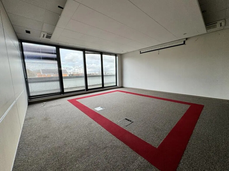 Local d’activités dans Rosny-sous-Bois à louer - Photo intérieure – Image 2 sur 19