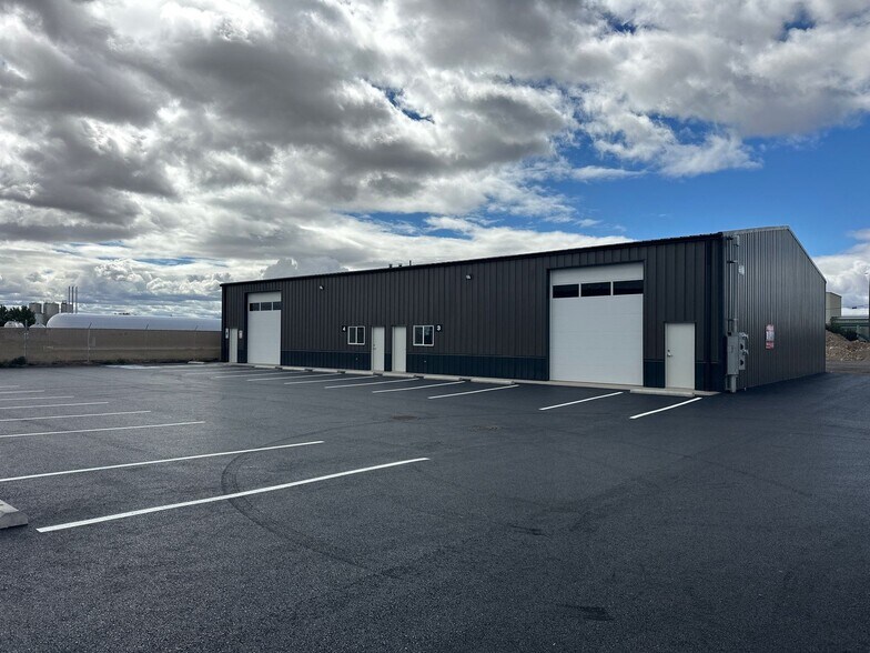 1843 NW Mill st, Madras, OR à louer - Photo de l’immeuble – Image 3 sur 11