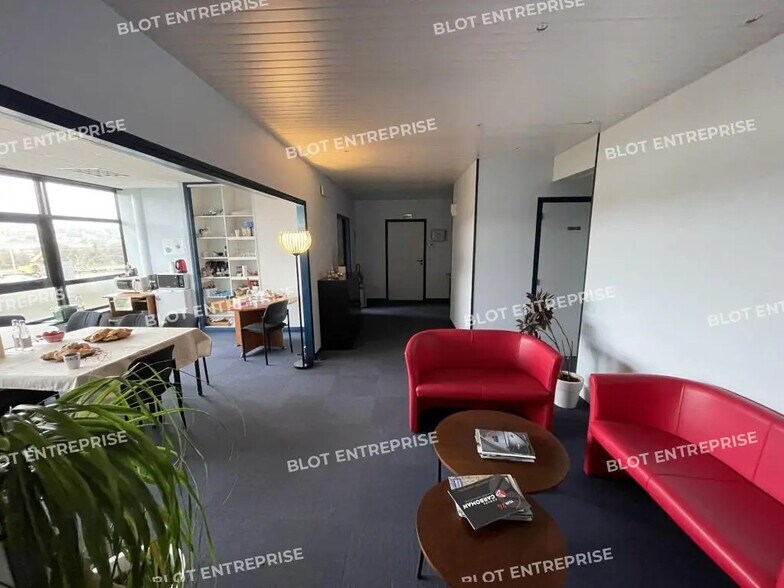 Bureau dans Lorient à louer - Photo de l’immeuble – Image 3 sur 7