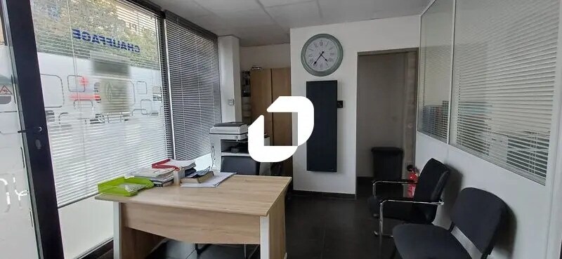 Local commercial dans Ecquevilly à vendre - Photo de l’immeuble – Image 2 sur 7