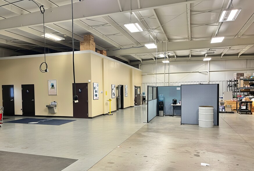 980 Executive Dr, Warsaw, IN à vendre - Photo de l’immeuble – Image 2 sur 5