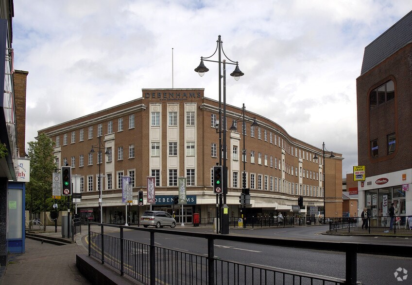 37-45 High St, Staines à vendre - Photo de l’immeuble – Image 3 sur 9