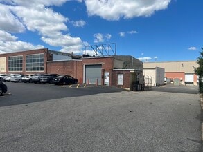 9300 Ashton Rd, Philadelphia, PA à louer Photo de l’immeuble– Image 1 sur 4