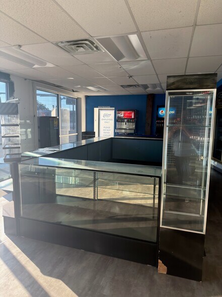 333 W Beauregard Ave, San Angelo, TX à louer - Photo de l’immeuble – Image 3 sur 5