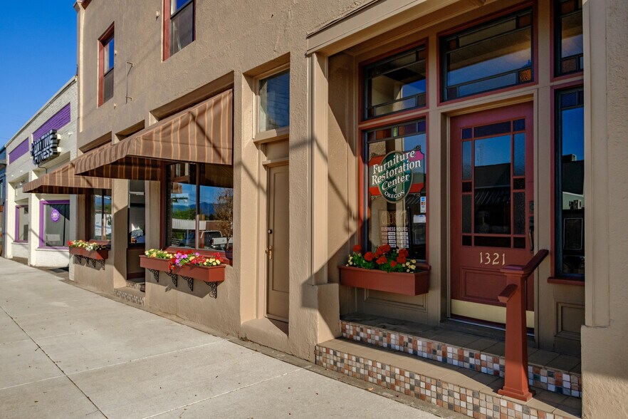 1321 Main St, Philomath, OR à vendre - Photo de l’immeuble – Image 3 sur 14