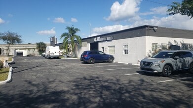 1815 10th Ave N, Lake Worth Beach, FL à louer Photo de l’immeuble– Image 2 sur 22