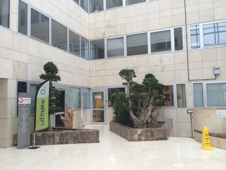 Bureau dans Cergy à louer - Hall d’entrée – Image 2 sur 5