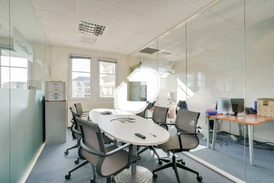 Bureau dans Chessy à louer - Photo de l’immeuble – Image 1 sur 11