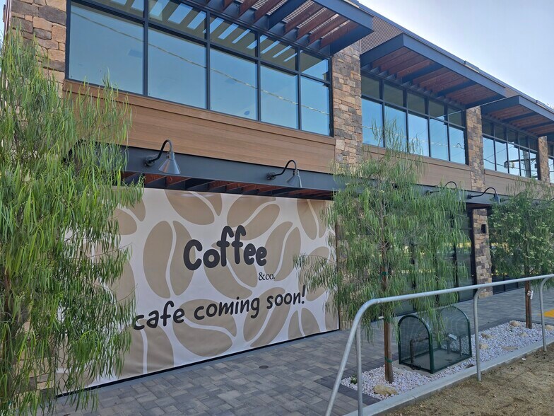 9668 Sunland Blvd, Shadow Hills, CA à louer - Photo de l’immeuble – Image 2 sur 31