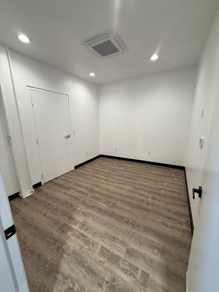 1122 33rd St, Bakersfield, CA à louer - Photo intérieure – Image 3 sur 4