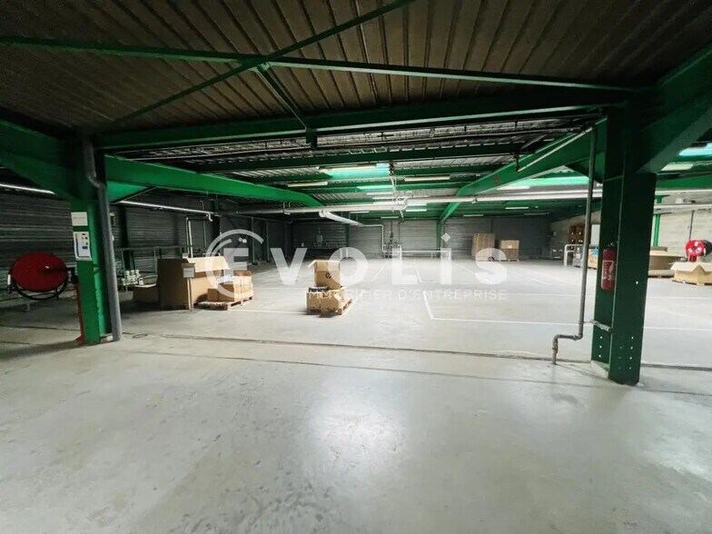 Local d’activités dans Gretz-Armainvilliers à louer - Photo de l’immeuble – Image 2 sur 6