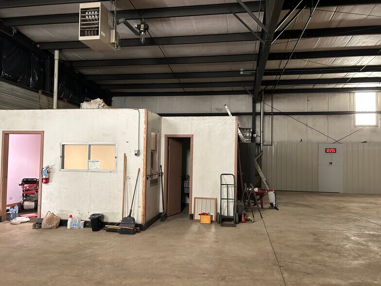 3008 Louis Sherman Dr, Steger, IL à vendre - Photo de l’immeuble – Image 3 sur 4