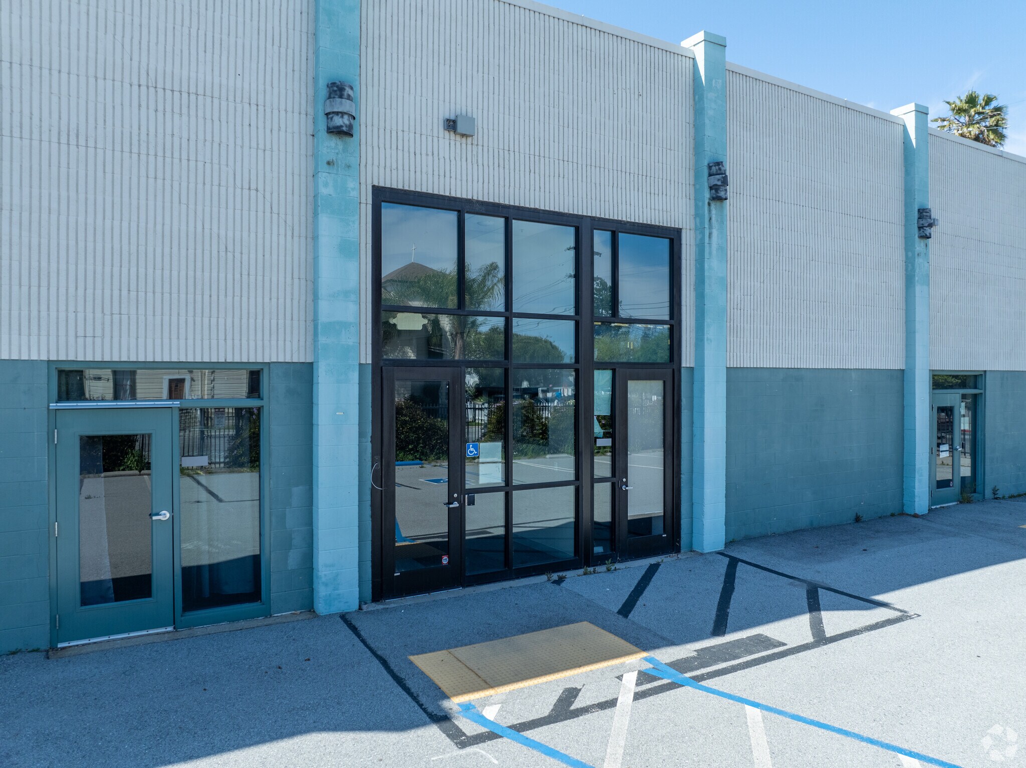 1201 Main St, Redwood City, CA à louer Photo principale– Image 1 sur 15