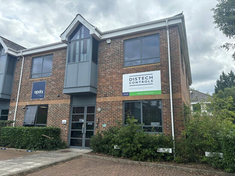 Unit M-E, Bourne End Business Park, Cores End Road, Bourne End à louer - Photo de l’immeuble – Image 1 sur 5