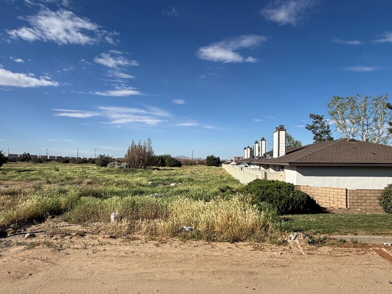 1 Santa Fe Ave, Hesperia, CA à vendre - Photo de l’immeuble – Image 3 sur 7