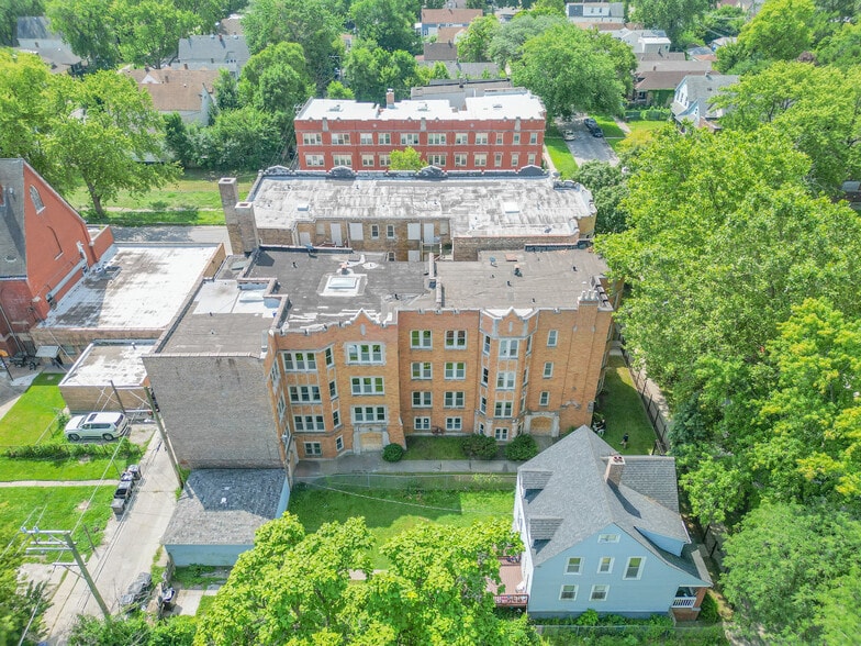 7951-7955 S Muskegon Ave, Chicago, IL à vendre - Photo de l’immeuble – Image 2 sur 11