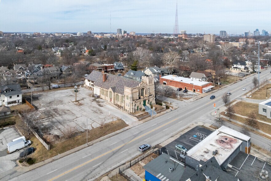 3800 Troost Ave, Kansas City, MO à vendre - Aérien – Image 2 sur 4